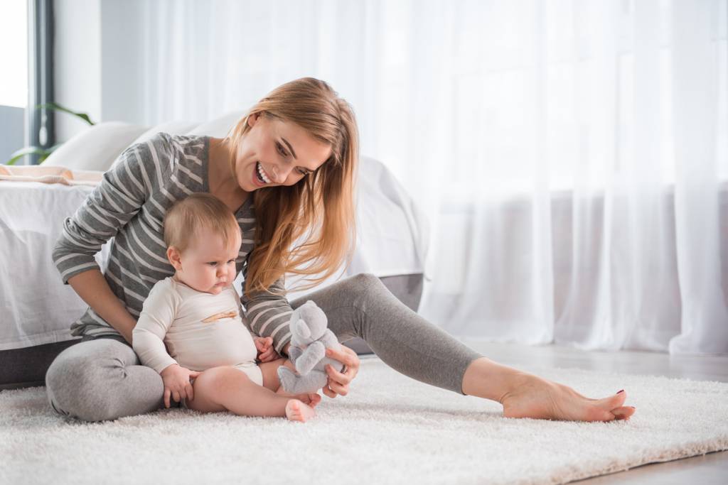 Tapis Montessori, jouets, autonomie